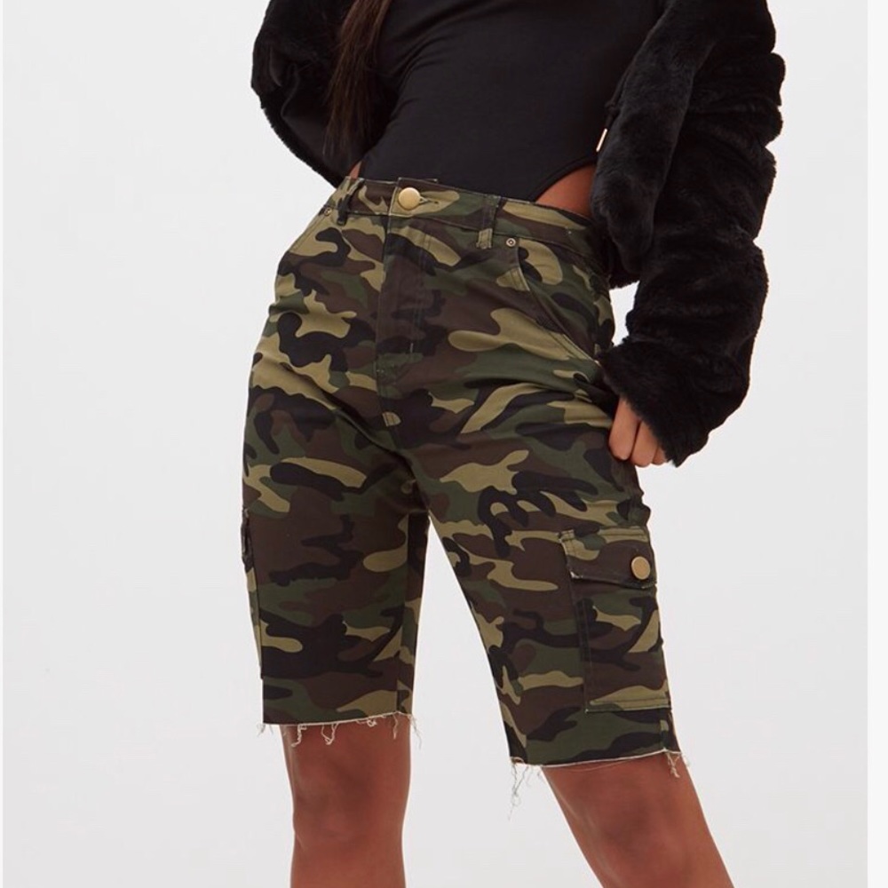 Brand new Size 6 PLT boyfriend camp shorts